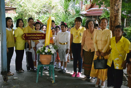 AGE ร่วมสนับสนุนประเพณีแห่เทียนจำนำพรรษา โรงเรียนวัดลาย (ทวีปัญญา) ต.บางพระครู