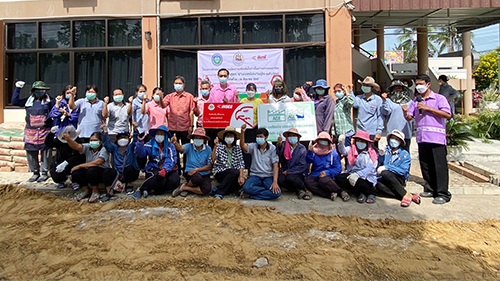 AGE สนับสนุนวัสดุอุปกรณ์ฝึกอบรมพัฒนาอาชีพ (ช่างปูน) ในชุมชนตำบลบางพระครู